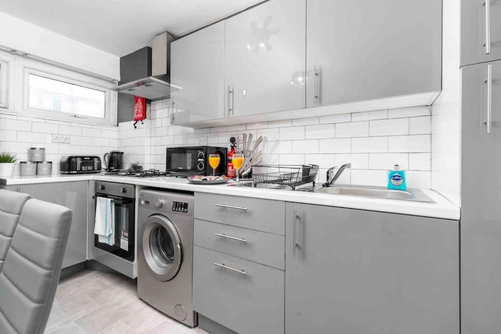✪Central✪6Bed✪ Parking✪Pool Table✪Private Patio ✪ Birmingam Exterior foto