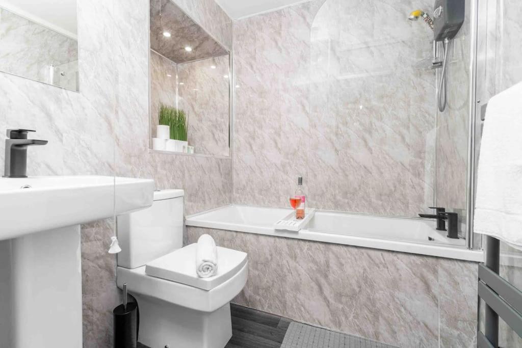 ✪Central✪6Bed✪ Parking✪Pool Table✪Private Patio ✪ Birmingam Exterior foto